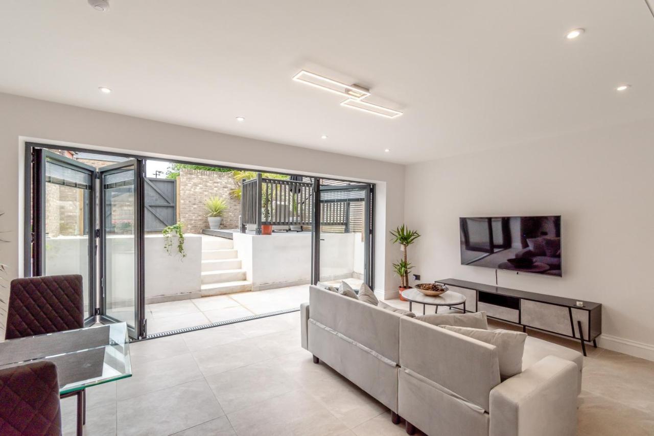 Modern Garden Flat With Private Parking Leilighet London Eksteriør bilde