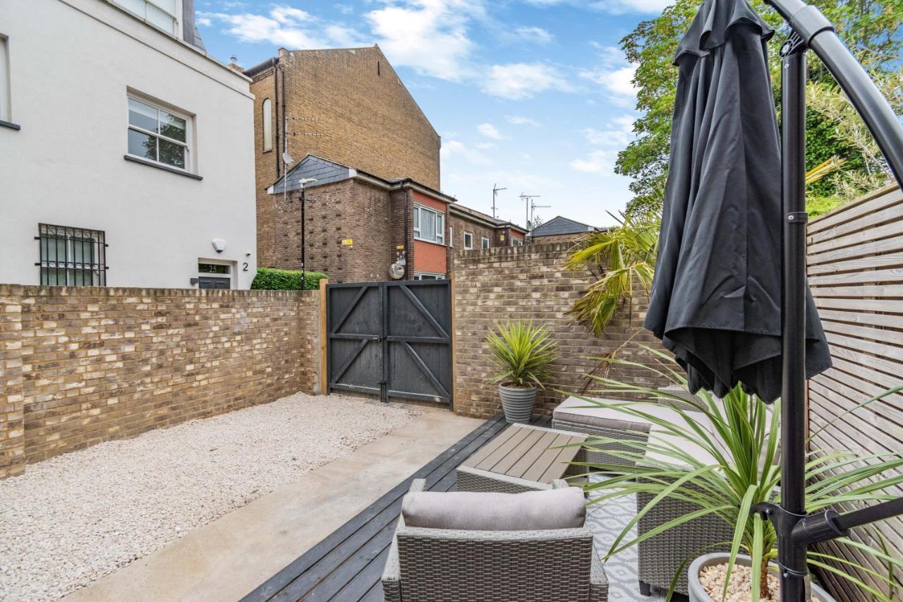 Modern Garden Flat With Private Parking Leilighet London Eksteriør bilde